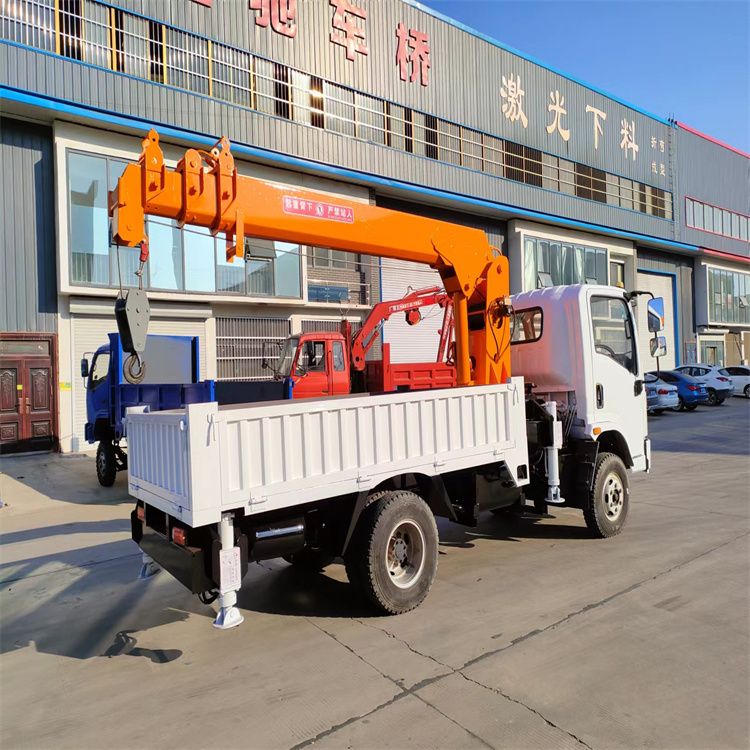 卑南乡三轮随车吊定制 农用改装机自备吊中瑞长期出售