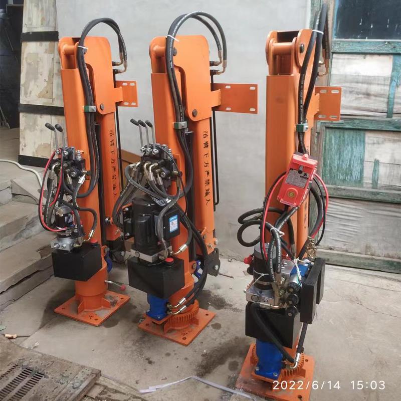 卑南乡重汽蓝牌随车吊 3.2吨 国六动力强 液压驱动 农用自卸起重机